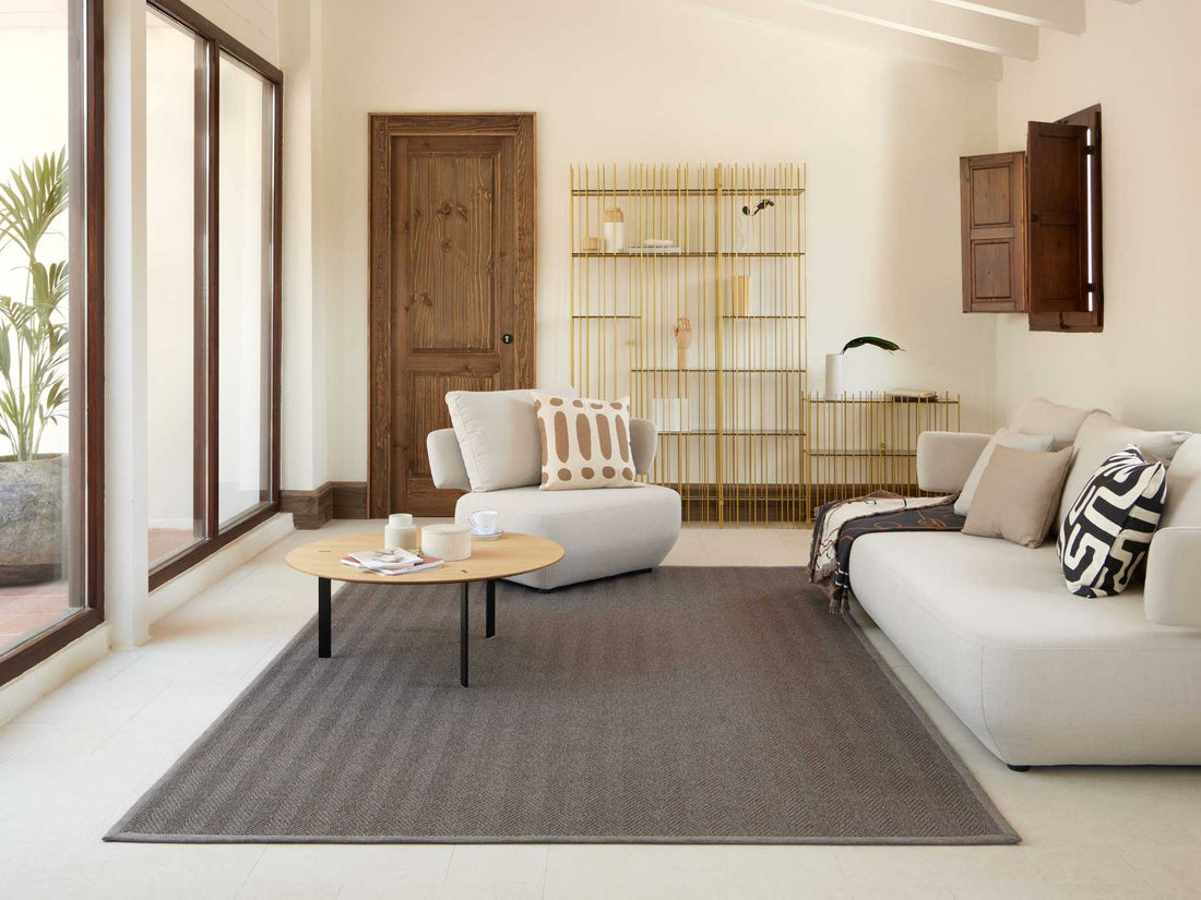 Küçük Odanın Büyük Gözükmesi İçin Hangi Halılar Tercih Edilmeli?